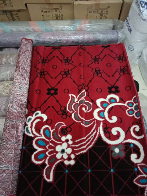 Karpet Permadani Motif Ukuran 115x155 cm Kualitas Premium Bahan Lembut dan Halus