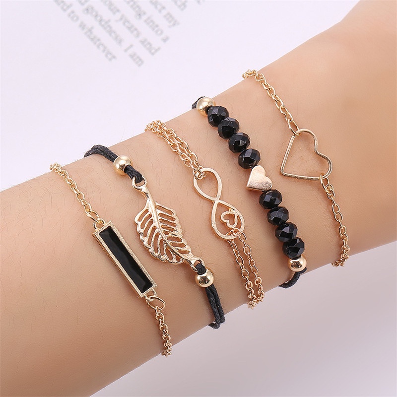 5pcs / Set Gelang Multilayer Aksen Manik-Manik Bentuk Hati Warna Emas