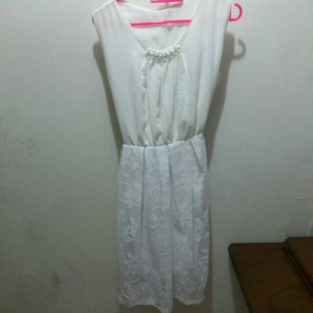 Dress pesta gaun putih baru preloved