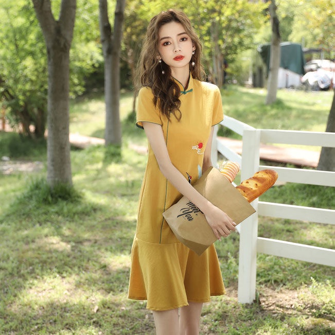 Fishtail cheongsam young girl summer improved version small Chinese style dress bone etching short s