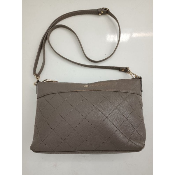 Preloved Tas Sling Elegance