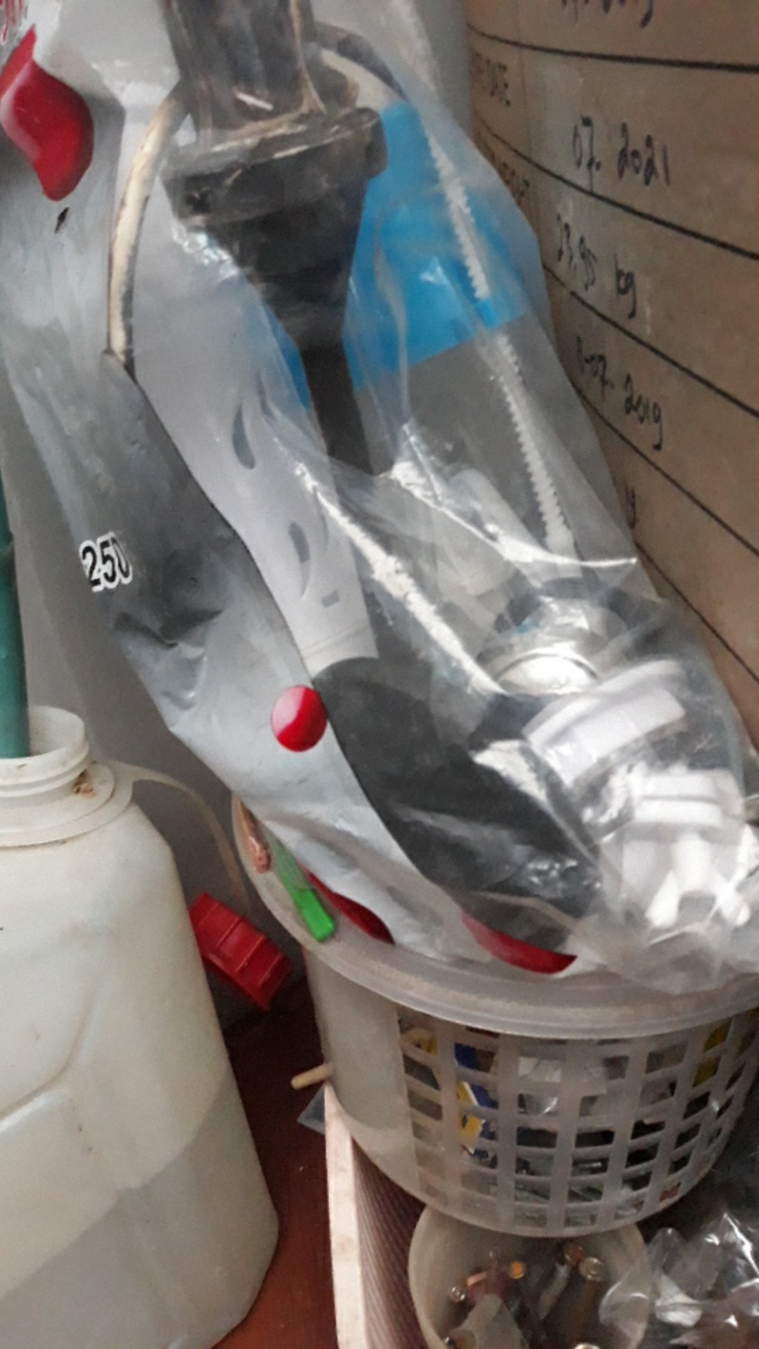 Pelampung Closet Duduk  Toto/ Ina Pencet / Pelampung Kloset Duduk