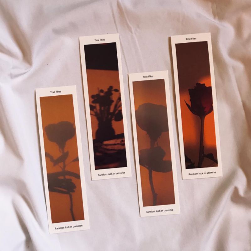 

PEMBATAS BUKU AESTHETIC