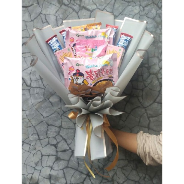 

Ready bucket snack/bucket makanan/kado ulang tahun/kado wisuda/kado valentina