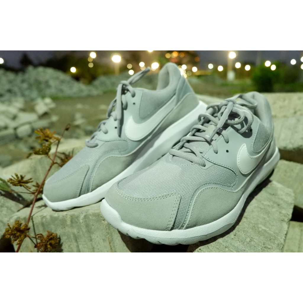 Nike AIr Max Nostalgic