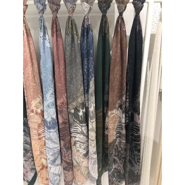 Farsha Voal Buttonscarves