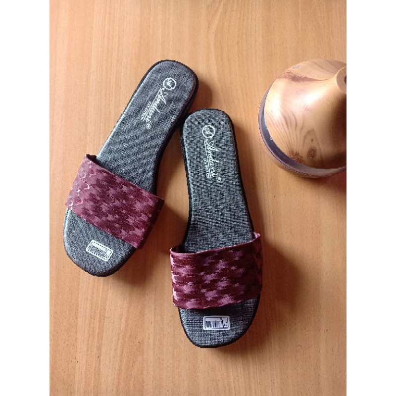 Sandal selop Wanita &quot;Andani collection&quot; Maroon