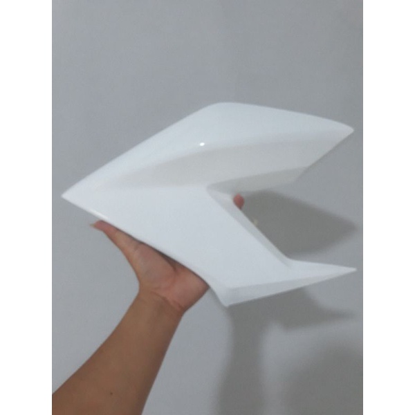 sayap kiri putih newCB150R streetfire K15G original 50265K15920RSW