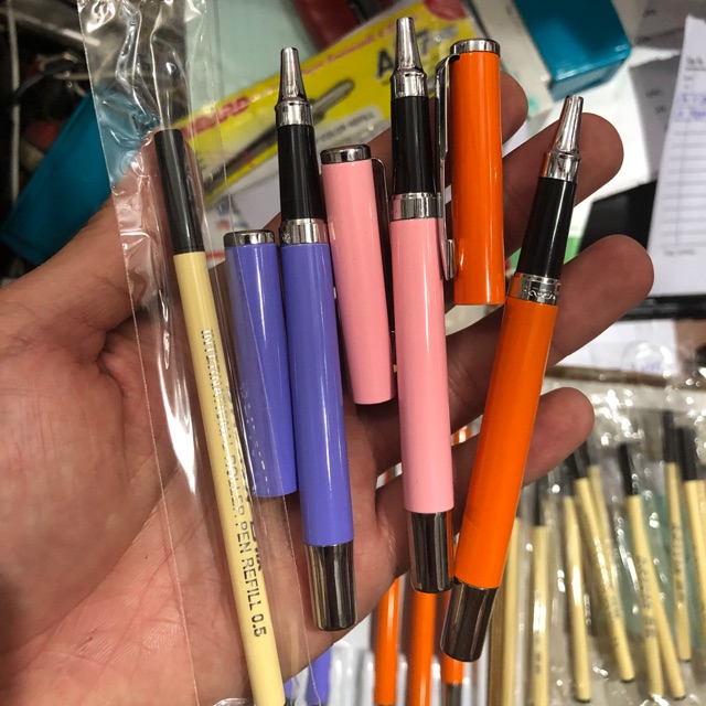 

Ballpoint bolpen pulpen logam pastel