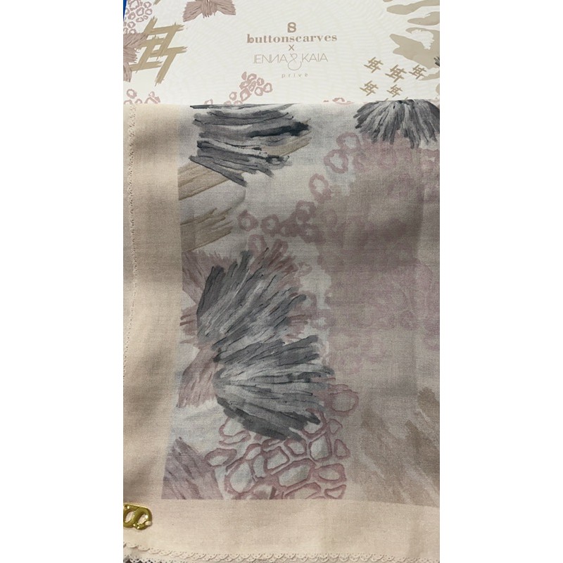 preloved buttonscarves les amities 1  white