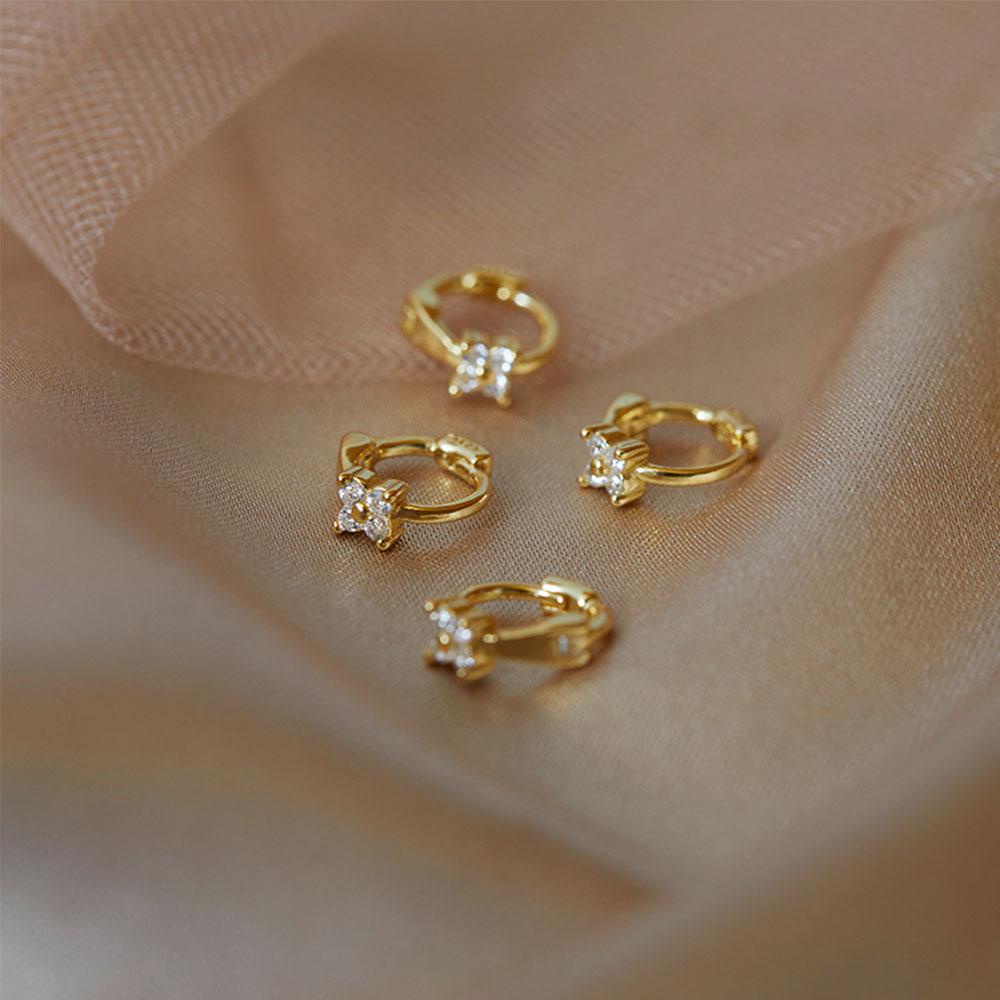 Mxbeauty Anting Klip Trendi Bunga Kecil Perhiasan Berlian Indah Sederhana Anting Pejantan