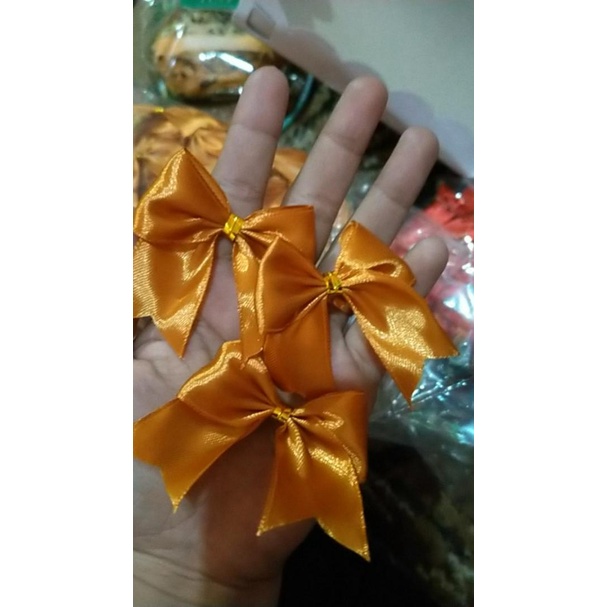 

Harga Grosir Pita souvernir satin 2,5cm/harga per pcs - Serba Murahsae