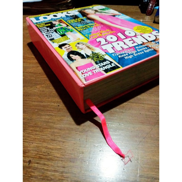 second goods majalah buku novel LOOKS MAGAZINE 2010