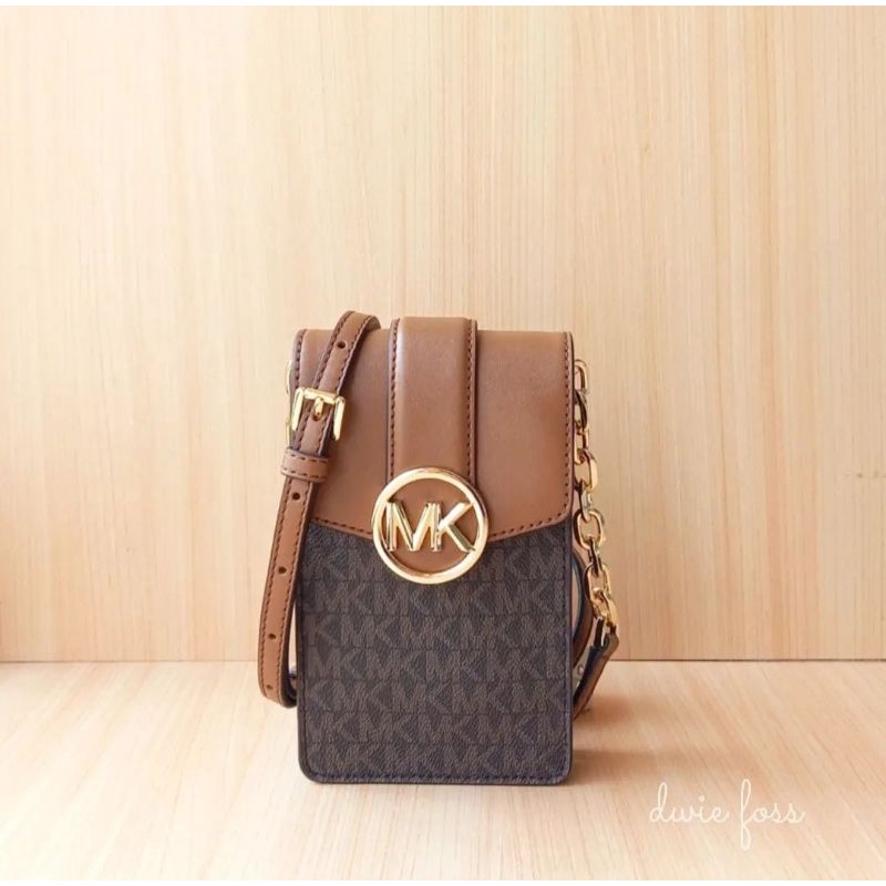 SALE Tas MK Carmen Phone Crossbody Signature Brown Luggage Original