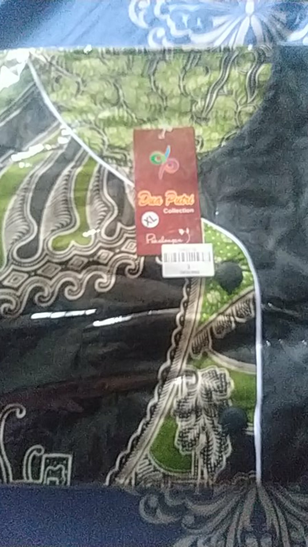 Batik Wanita Atasan Blouse Modern 2 Warna Merah Dan Hijau Kombimasi Hitam Berlengan 7/8 .