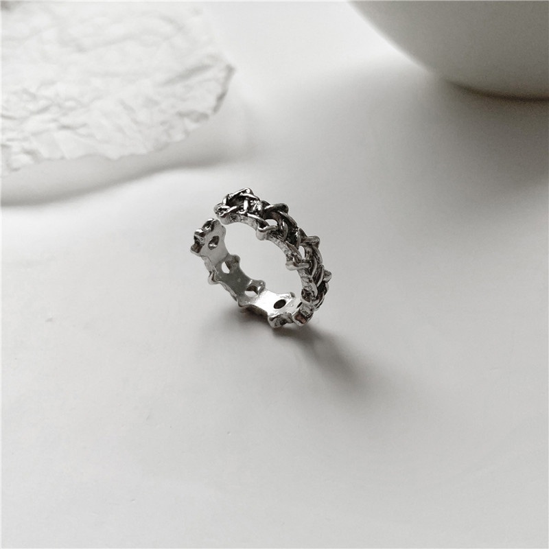 1 Pcs Fashion Cincin Titanium Wanita Menenun Perak Vintage Melubangi Perhiasan Rings