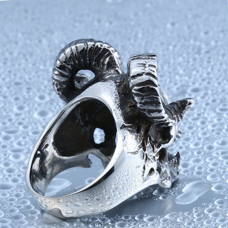 SEUSUK Cincin Gothic Punk Desain Kepala Tengkorak Gaya Gothic Vintage untuk Biker