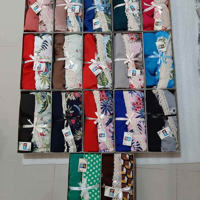 TERLARIS MUKENA DEWASA POETI SILKY