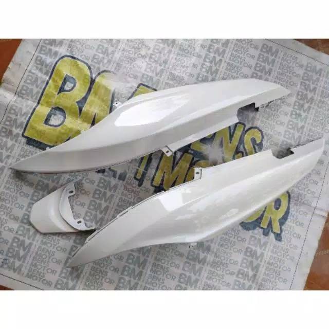 Body samping mio Gt putih