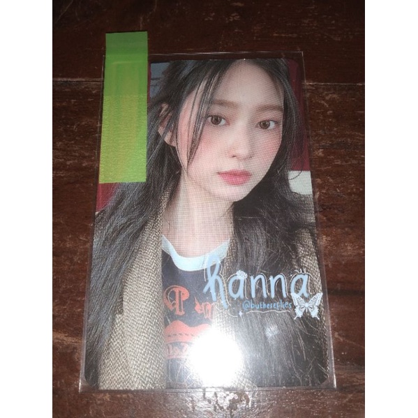 PC PHOTOCARD IZ*ONE MINJU SELCA ONE-REELER SCENE 1 (READ DESK)