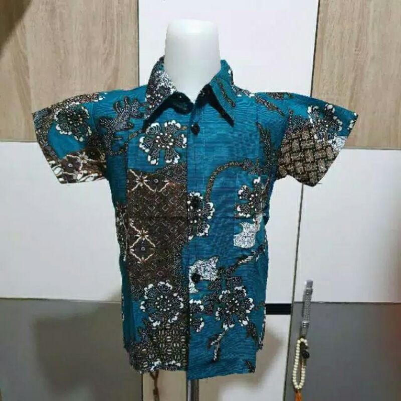 Kemeja batik anak usia 1-6tahun bahan katun murah berkuwalitas.