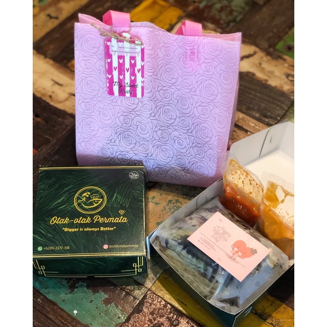 

Hampers Valentine Otak - Otak Permata Pink 2