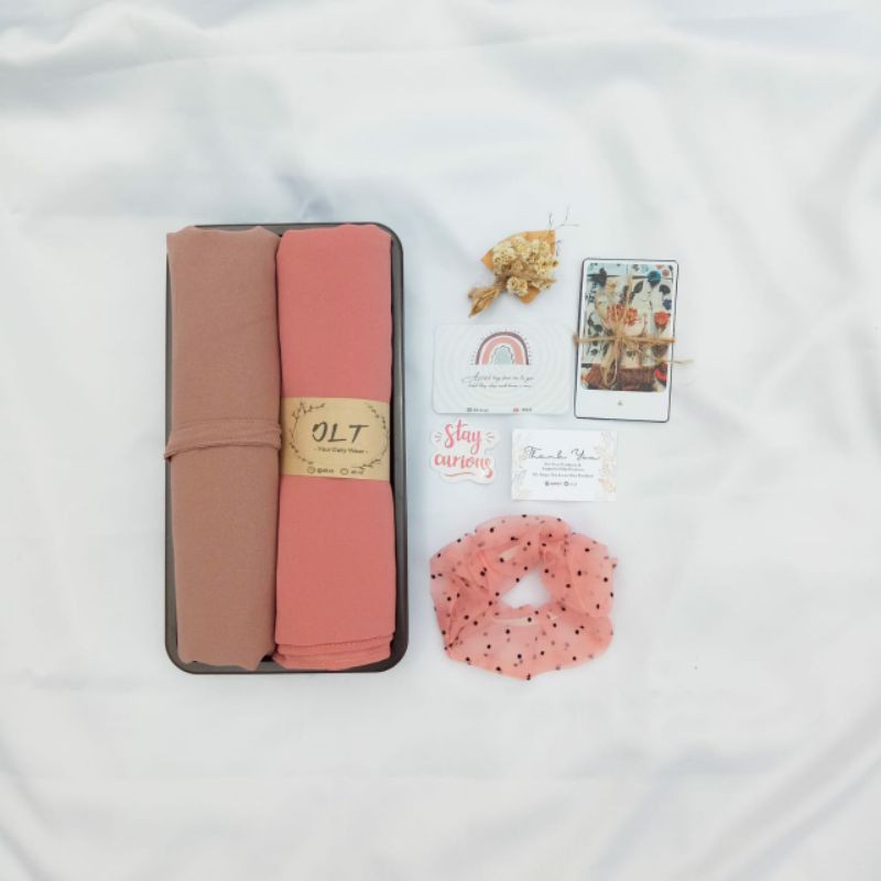 

HIJAB GIFT BOX / CAKE BOX / CUSTOM HIJAB BOX