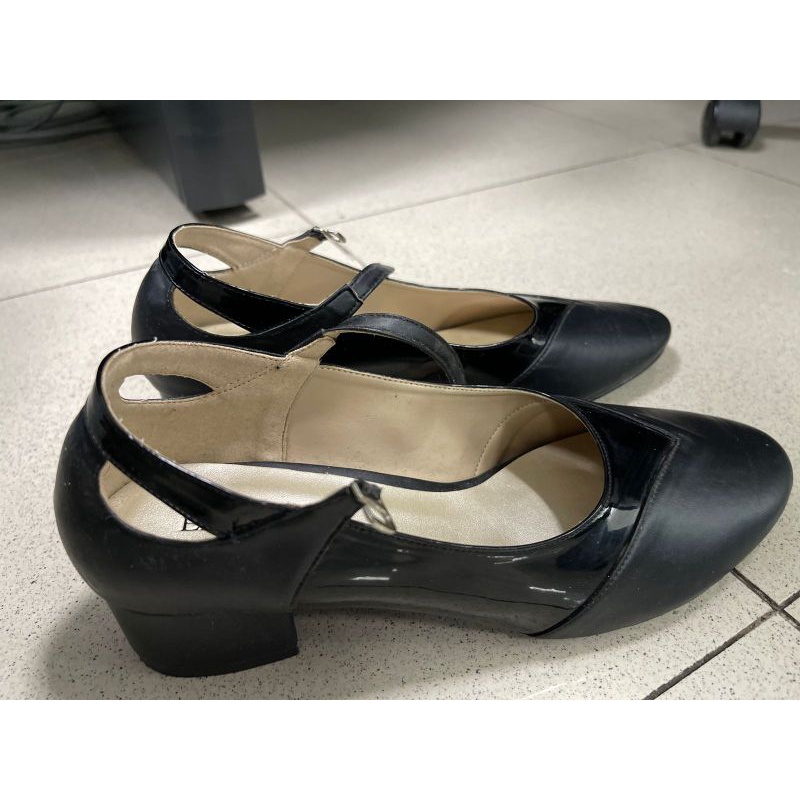 (preloved) sepatu pantofel wanita hitam/ sepatu elizabeth/ sepatu wanita hitam/ sepatu kerja wanita