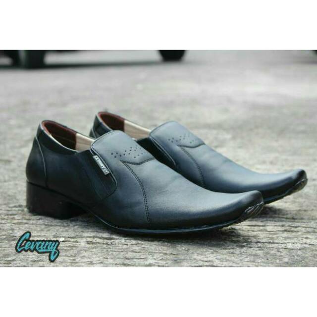 Sepatu pantofel cevany kulit