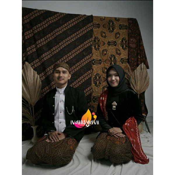 Full Set Prewed Adat Jawa / Hewes Hitam - Motif Truntum Garuda