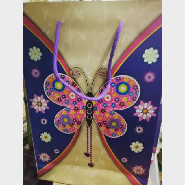 

Tas kertas/paper bag. 1 pak Isi 3 pcs