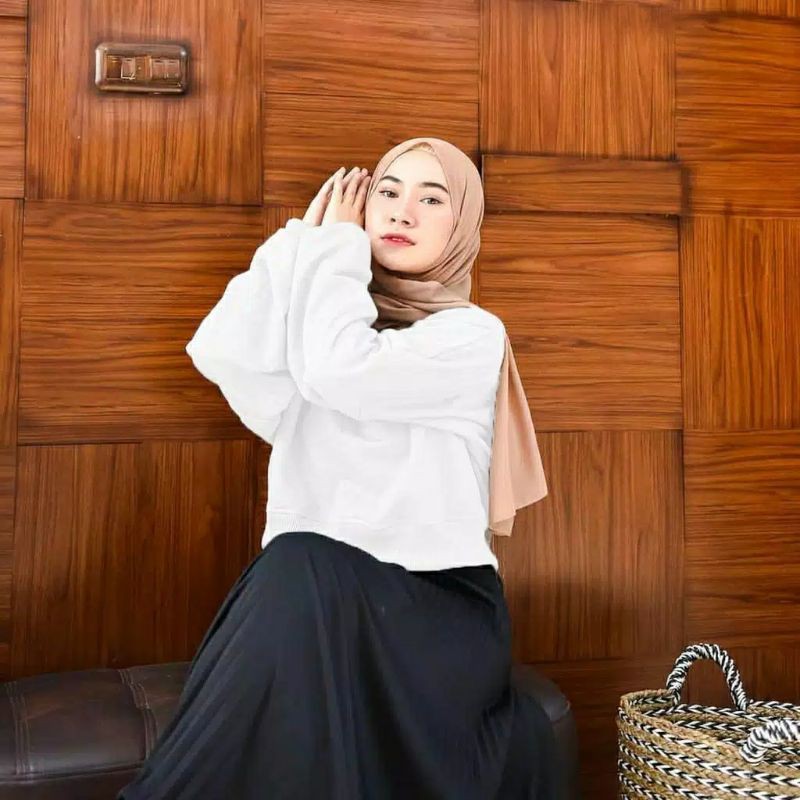 OVERSIZE CROOPE SWEATER / SWEATER WANITA CROP POLOS / OVERSIZE LENKA-PUTIH