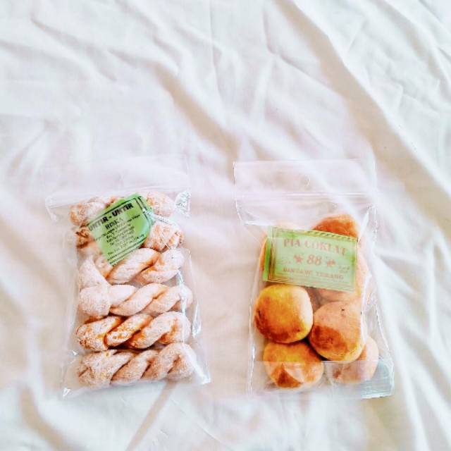 

Untir untir jajanan tradisional