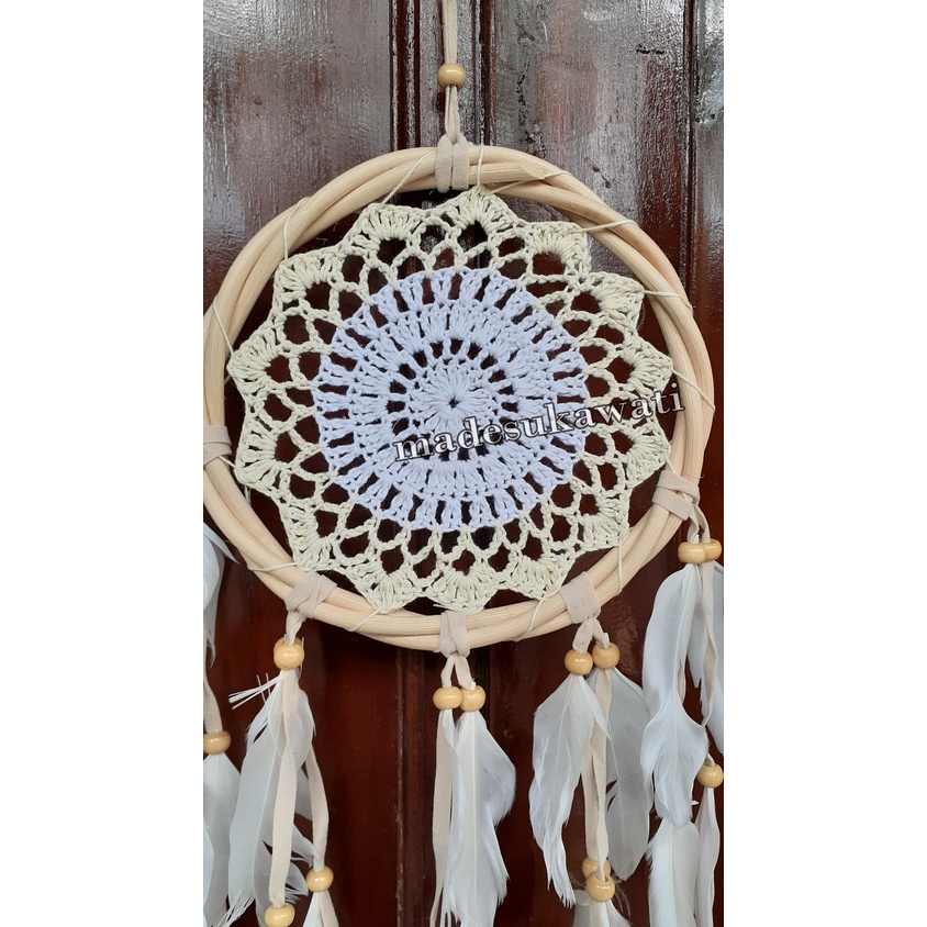 Dream catcher rotan sulam jaring benang diameter 18cm panjang 56cm dekorasi hiasan rumah bulu ayam