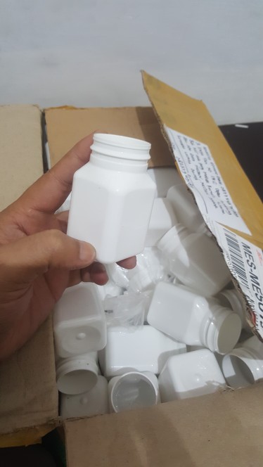Botol Kotak Dof Putih Isi 30
