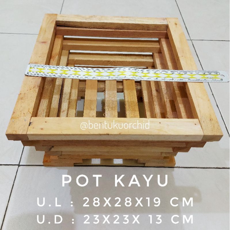 Pot Kayu Duduk V Shipe 28x28x19 cm/Pot Anggrek/ Pot Tanaman Hias