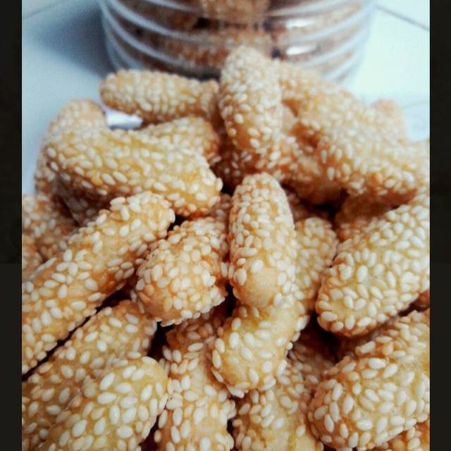 

Kue wijen