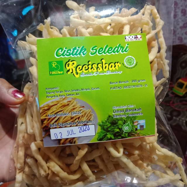 

Cistik seledri dan keju