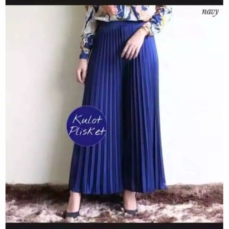 JUMBO CELANA KULOT PLISKET PUTIH