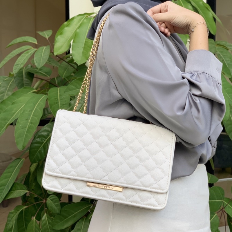 C Jessly Quilted Slingbag