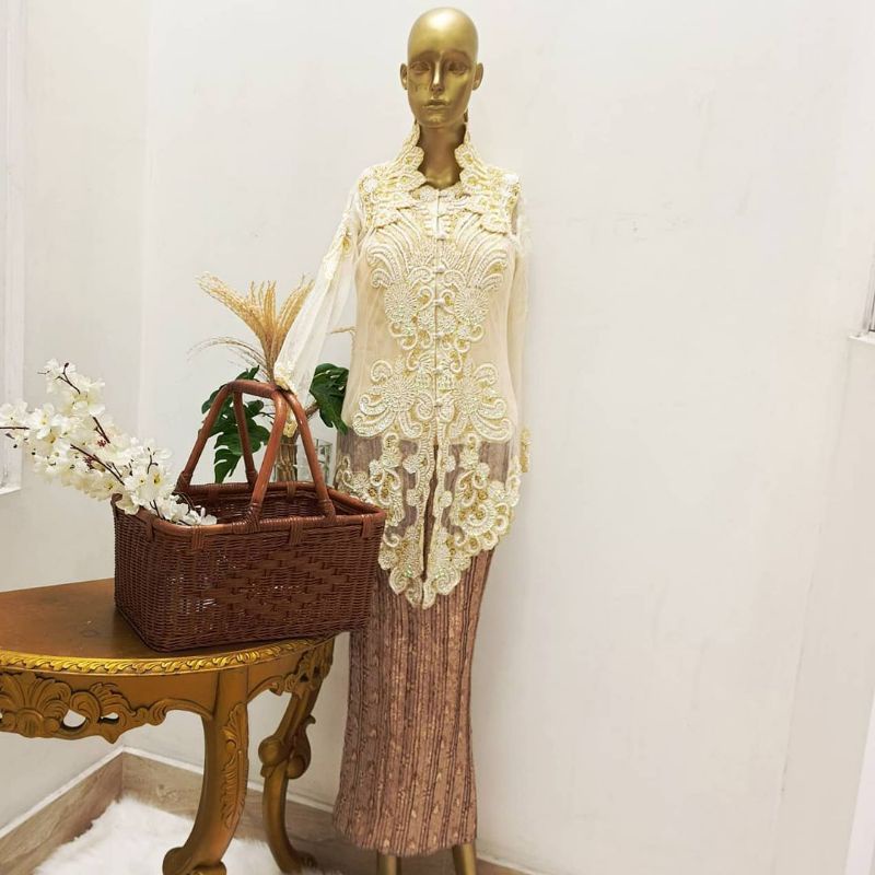 KEBAYA BIG SIZE PETITE NGANTEN PENGANTIN PINK SALEM GOLD MODERN WISUDA SEWA PUTIH PASTEL KEBAYA REMA