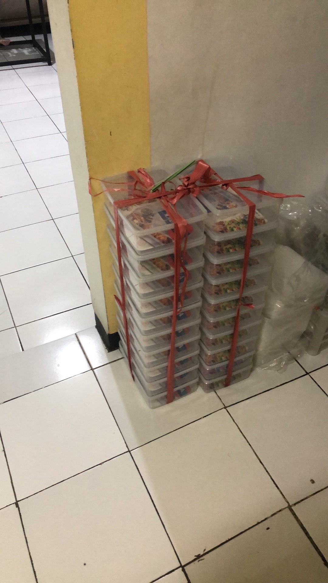 Box Kue / Box Donat / Tempat Penyimpanan Makanan / Wadah Kue 1800 Box Makanan 16x23x6,5cm