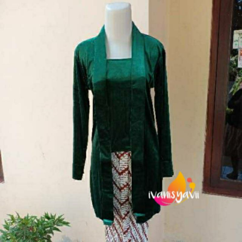 Kebaya Bludru Kutu Baru ModeL Body Panjang, Warna Hijau BotoL