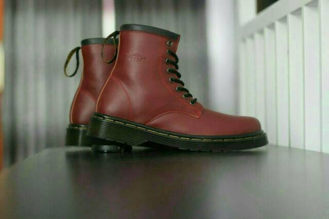 DISKON! Sepatu BOOT DOCMART DR. Martens 8 hole/lubang/pria wanita(kulit sintetic)