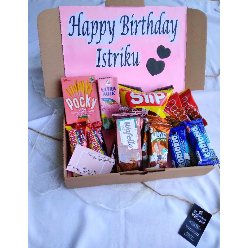 

SNACK BOX / GIFT BOX / KADO WISUDA / KADO ULTAH / HAMPERS MURAH