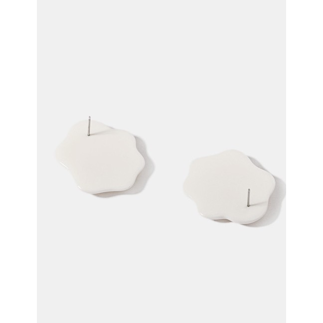 LRC Anting Tusuk Fashion White Resin Earrings F90561