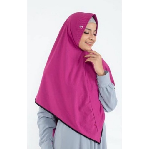 hijab instan Naura pasmira