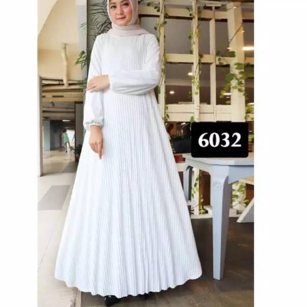 TERLARIS PAULINA PLISKET/GAMIS PLISKET/ FASHION MUSKIM/ GAMIS PUTIH