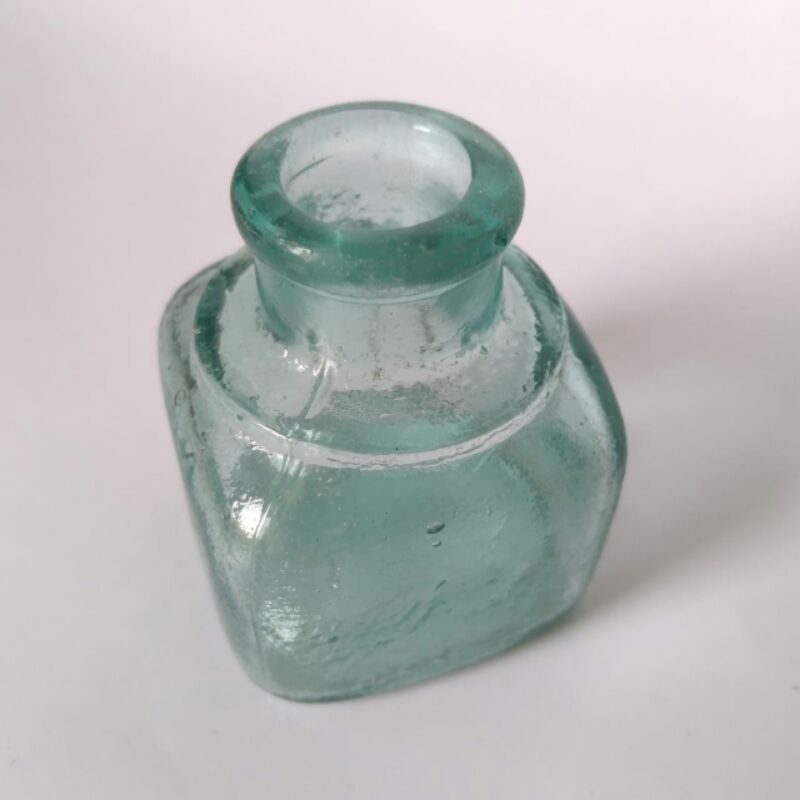 Botol Kaca Kecil Kuno Tua Jadul era Hindia Belanda Temuan Sungai - BKK3