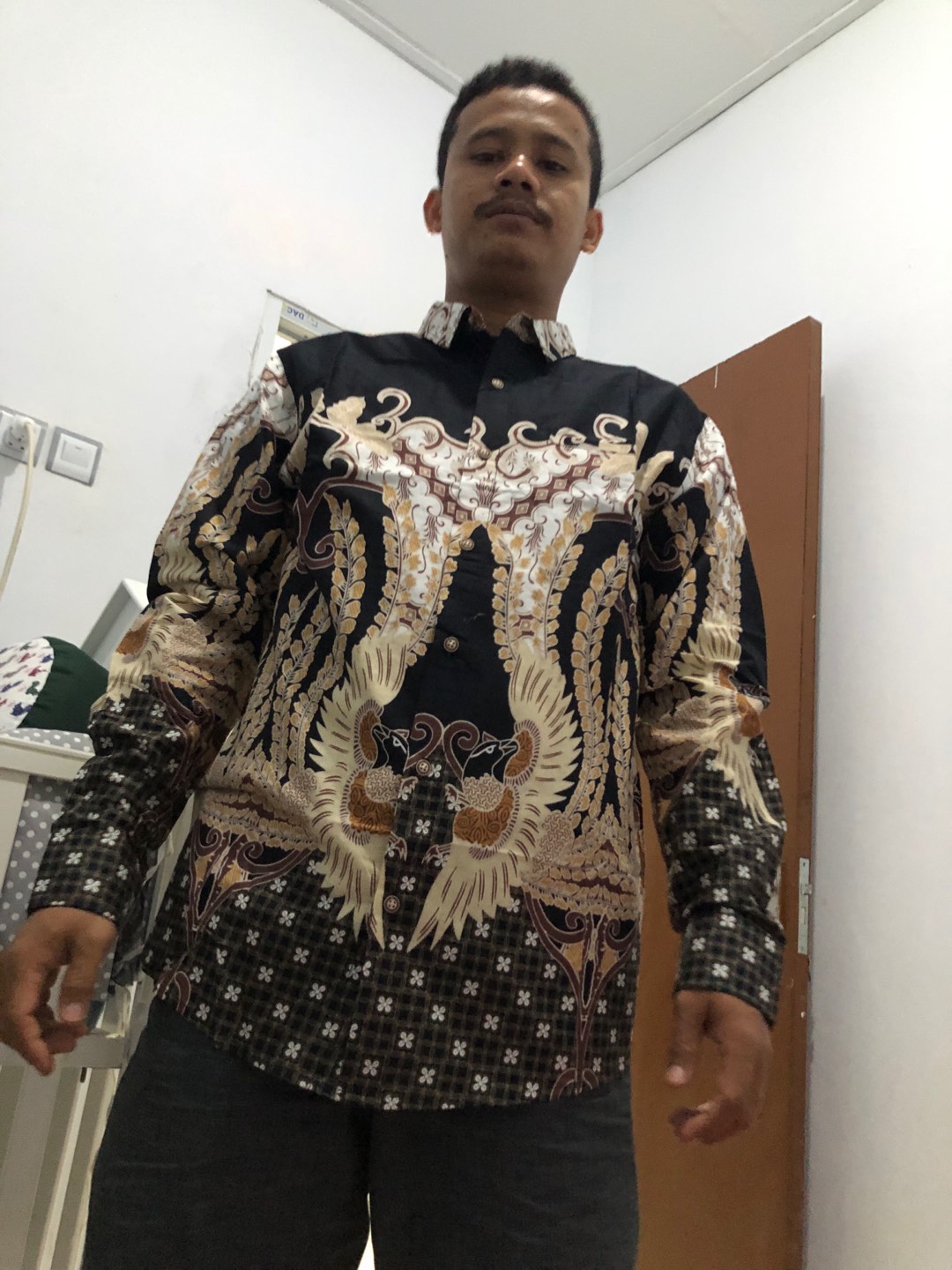 M231 Kemeja Pria Batik Panjang Hitam 1698